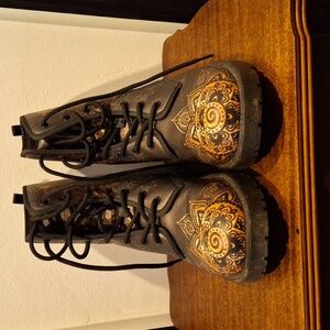 Indian Mandala Hand Boots